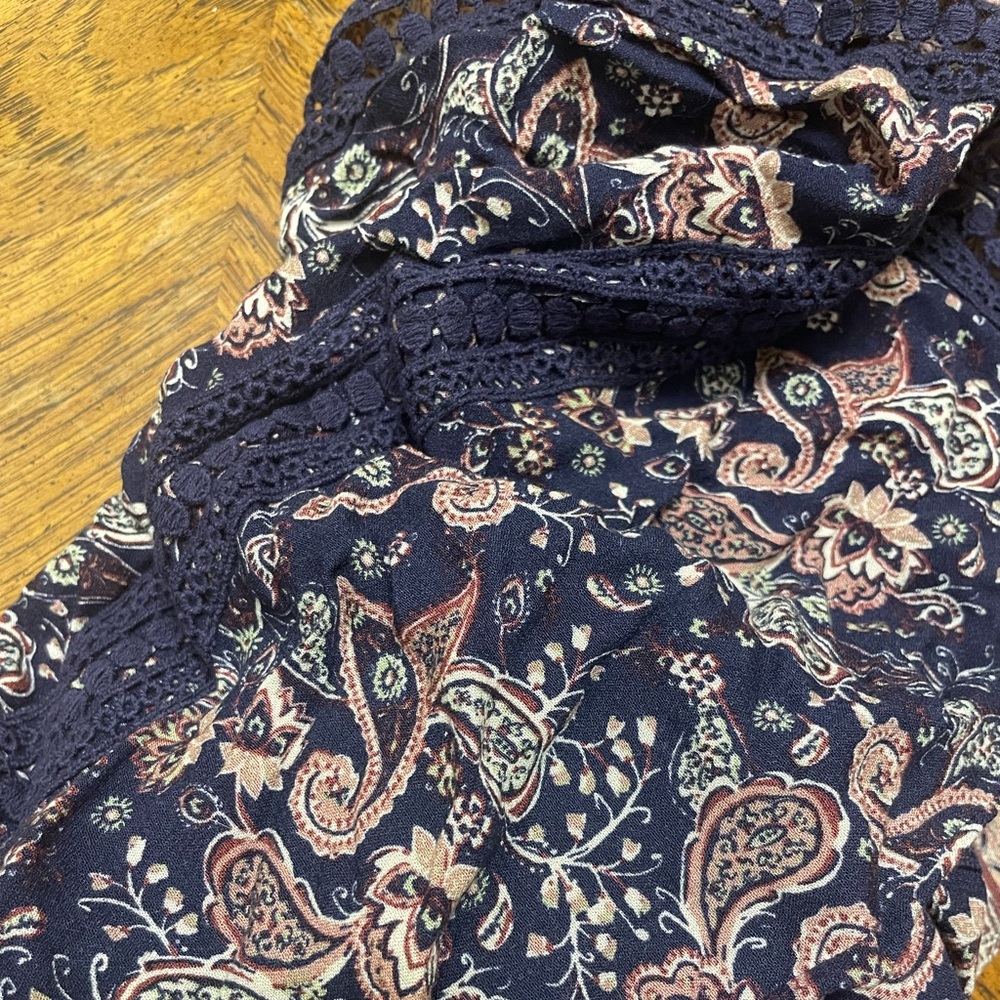KNOX ROSE • Paisley Print Keyhole Top - Picture 5 of 5